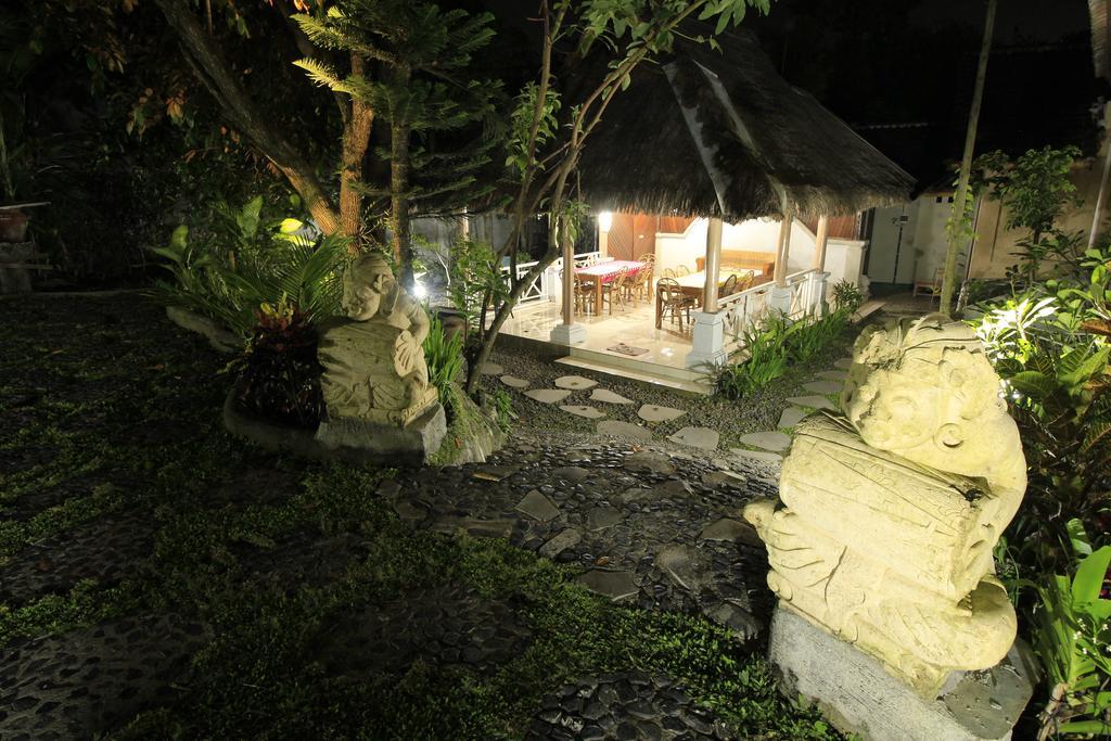 Villa Bale Seni ماتارام المظهر الخارجي الصورة