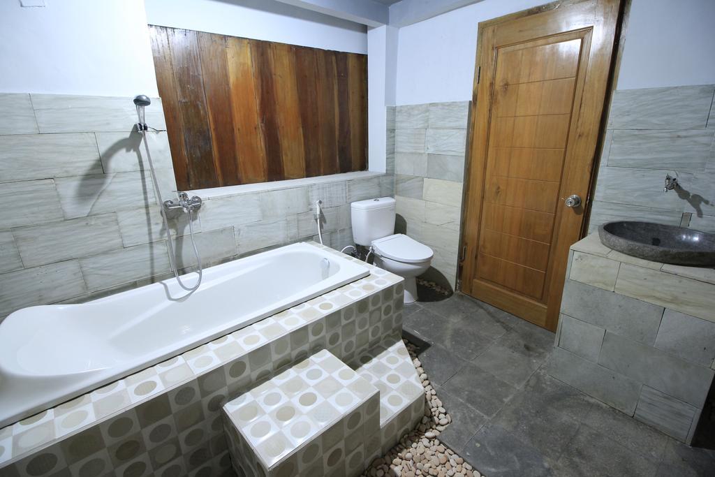 Villa Bale Seni ماتارام المظهر الخارجي الصورة